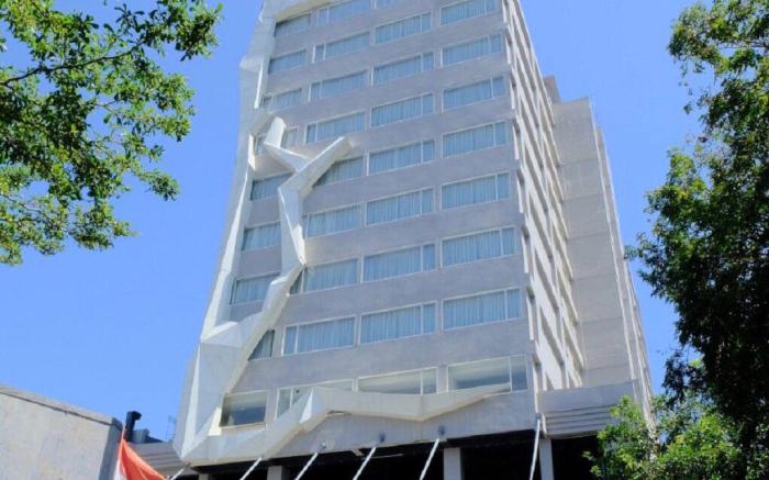 Royal Bay Hotel Makassar