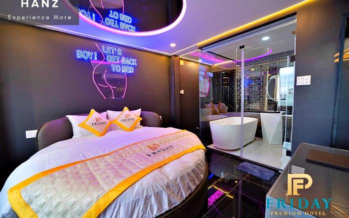 S811 Friday Premium Hotel
