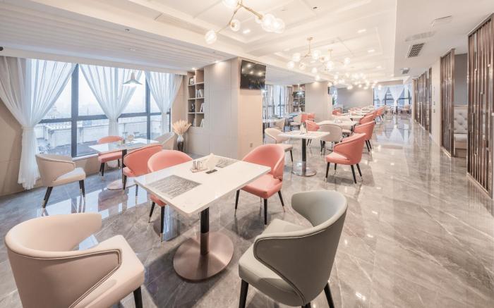 Atour Hotel Luzhou Bubugao Xintiandi