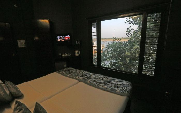 A Palace on River Rashmi Guest House