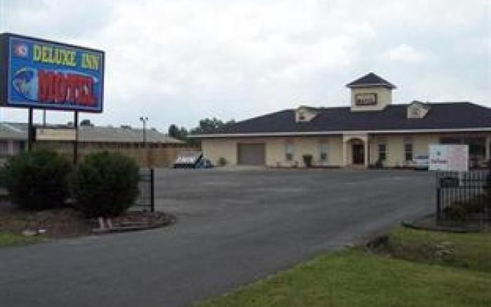 Deluxe Inn Motel