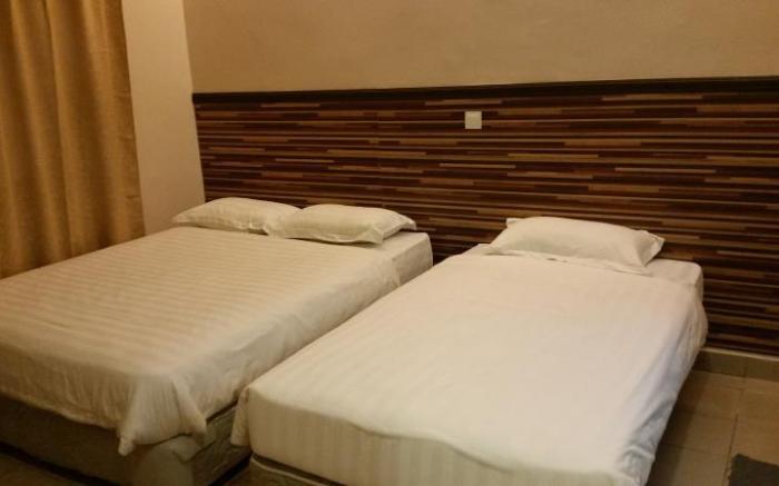 Iskandar Hotel