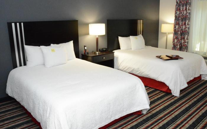 Hampton Inn & Suites Albany At Albany Mall