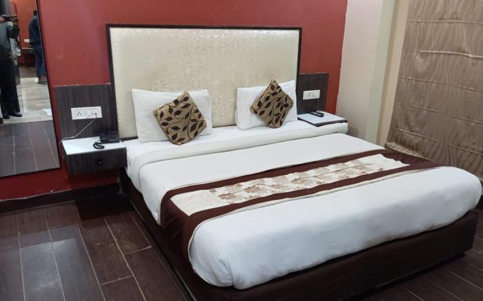 Hotel Pitrashish Premium Karol Bagh