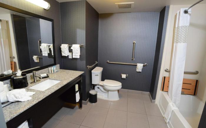 Hampton Inn & Suites Albany At Albany Mall