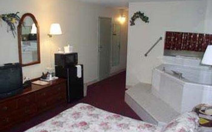 Norwood Inn & Suites Worthington
