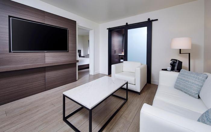 THE NEST HOTEL