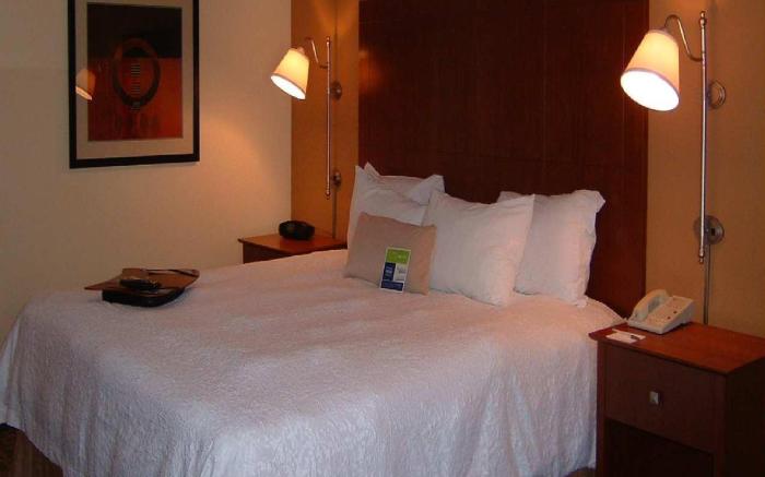 Hampton Inn and Suites Kansas City Merriam