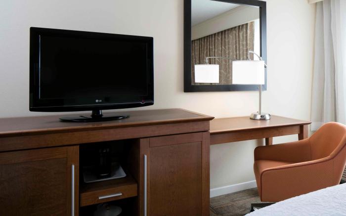 Hampton Inn Kansas City Shawnee Mission