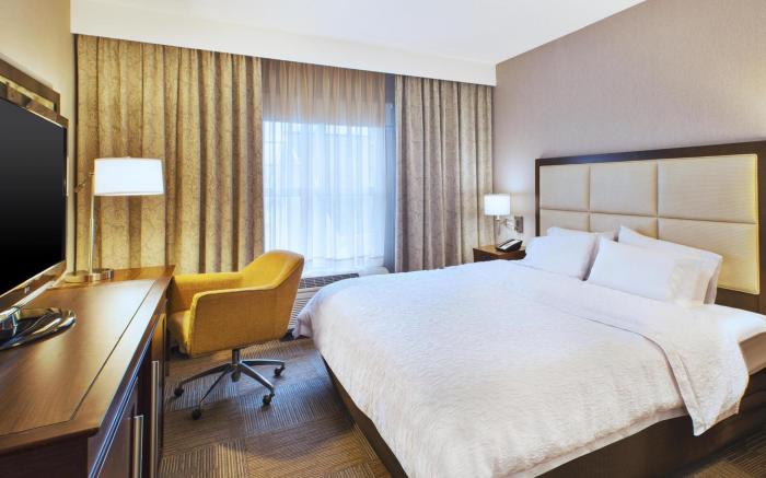 Hampton Inn & Suites Providence/Warwick-Airport
