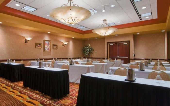 Embassy Suites by Hilton Hampton Conv. Center