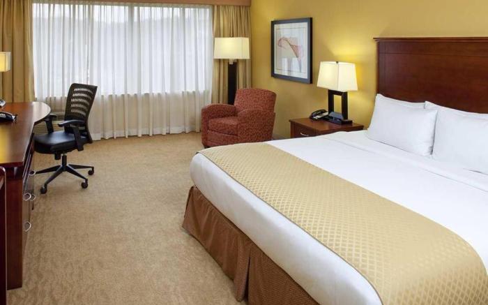 DoubleTree by Hilton Fayetteville