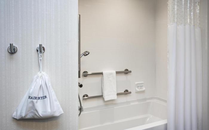 Hampton Inn and Suites Seattle Northgate