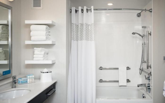 Hampton Inn and Suites Seattle Northgate