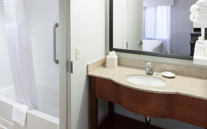 Hampton Inn & Suites Tulare