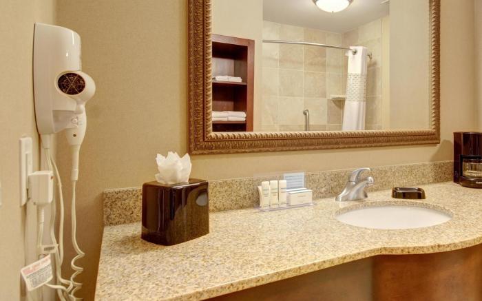 Hampton Inn and Suites Alexandria