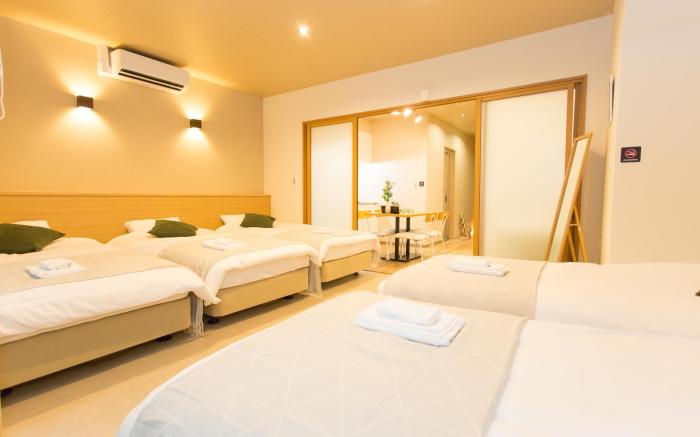 01 Group stay CLASSE New Hostel in Nanba 6p
