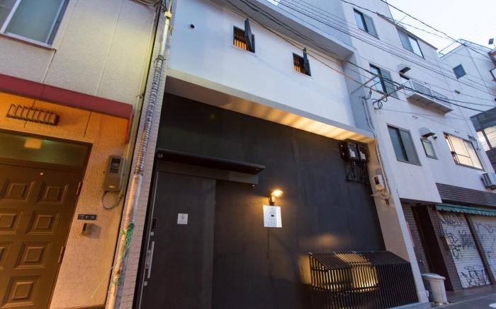 02 Group stay CLASSE New Hostel in Nanba 8p