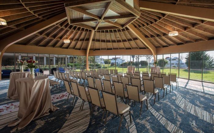 DoubleTree by Hilton Hotel Berkeley Marina