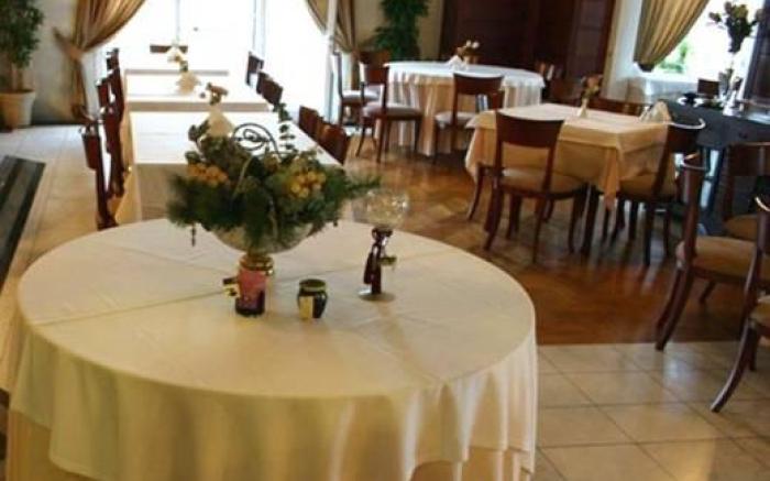 Kouros Hotel