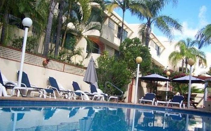 Sundeck Garden Apartments