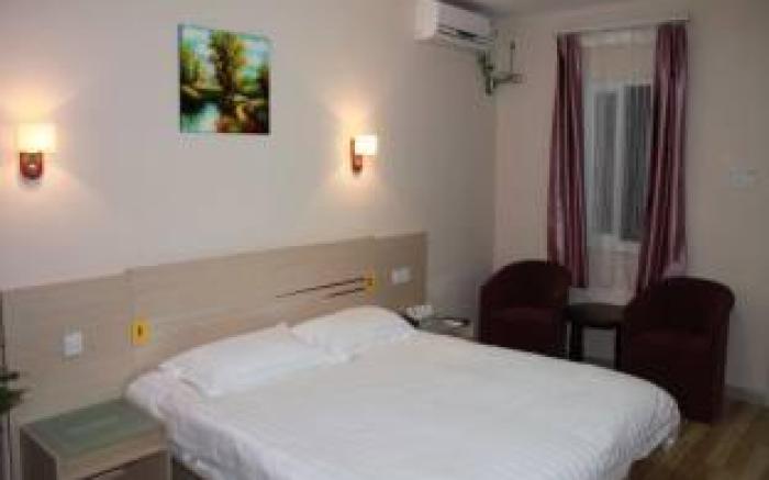 Super 8 Hotel Zhenjiang XueFuLu