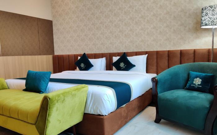 Green Palms Hotel Pacific Mall