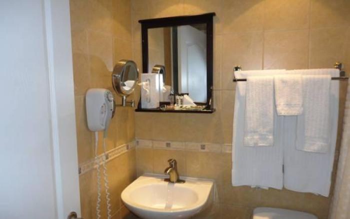 Chateau Louis Hotel & Conference Centre