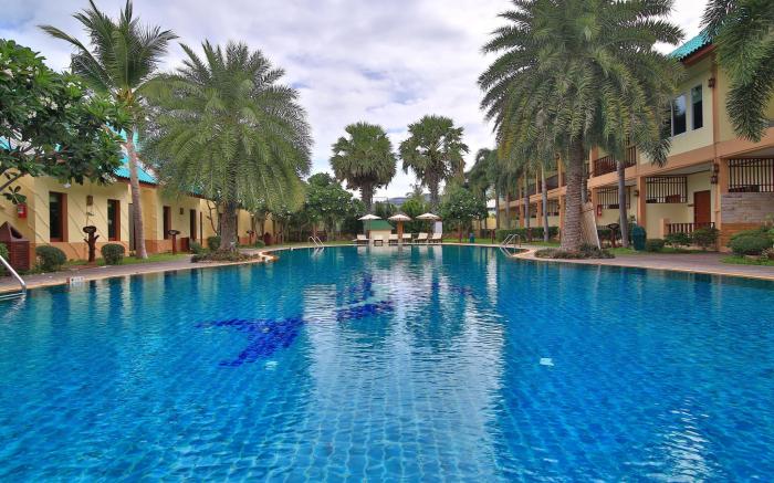 The Green Beach Resort