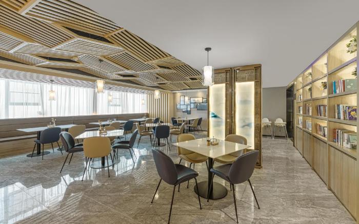 Atour Hotel Baoji Executive Center South High-Speed Railway Station