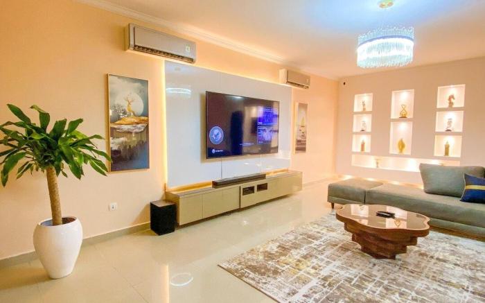Premium 2 Bed Apartment with View - Mason