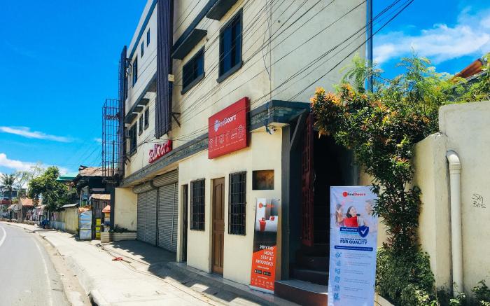 RedDoorz @ El Cuarto SRP Talisay