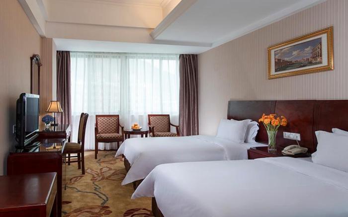 Vienna Hotel Shenzhen Bijiashan Yinhu Metro Station