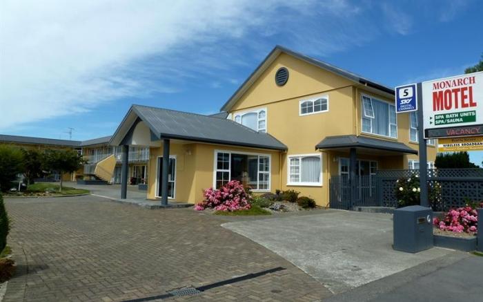 Monarch Motel