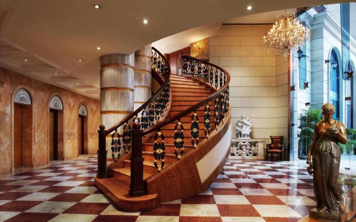 Hotel The Royal Plaza