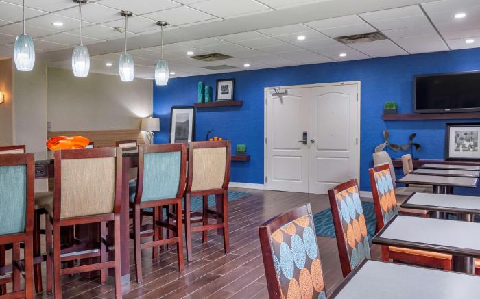 Hampton Inn Adel