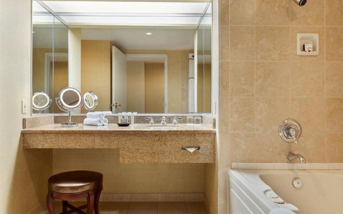 HORSESHOE BOSSIER CASINO & HOTEL
