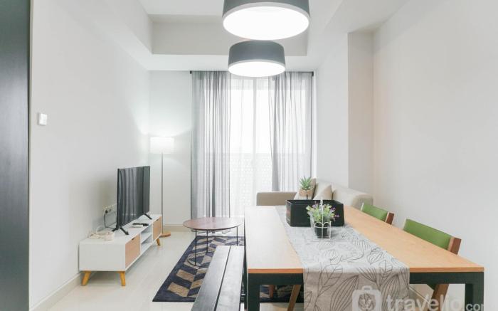 Luxurious 2BR at West Vista Apartment By Travelio