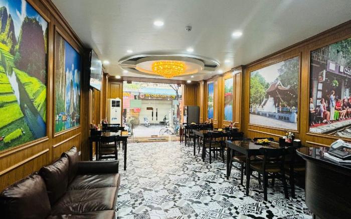 Holiday Suites Hotel & Spa