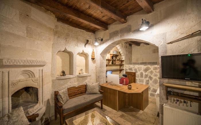 Charming Cave Hotel