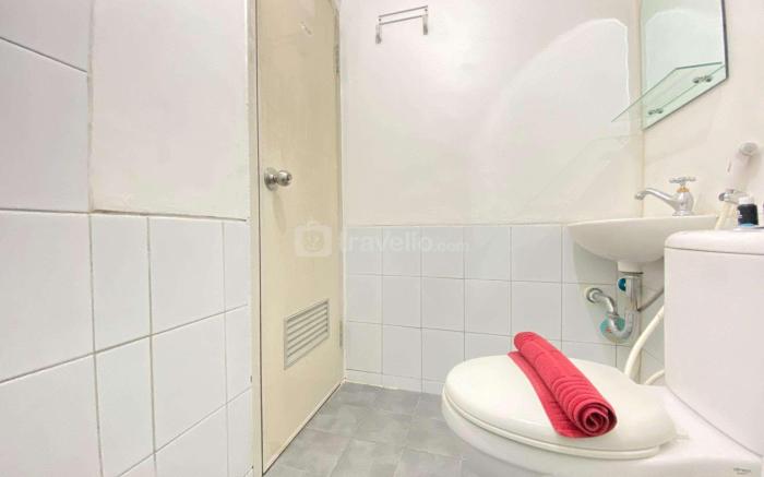 Cozy Studio Room at Grand Asia Afrika By Travelio