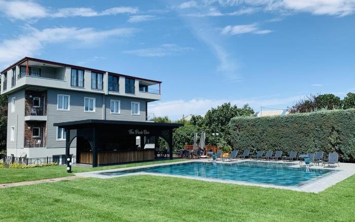 THE PARK HOTEL