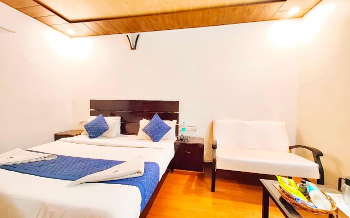 Goroomgo Hidden Chalet Mall Road Nainital