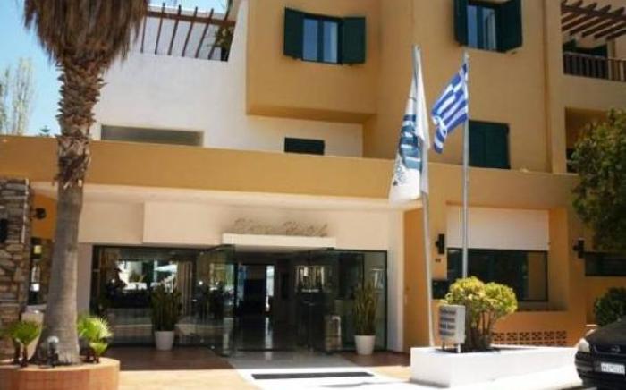 Elmi Beach Hotel & Suites