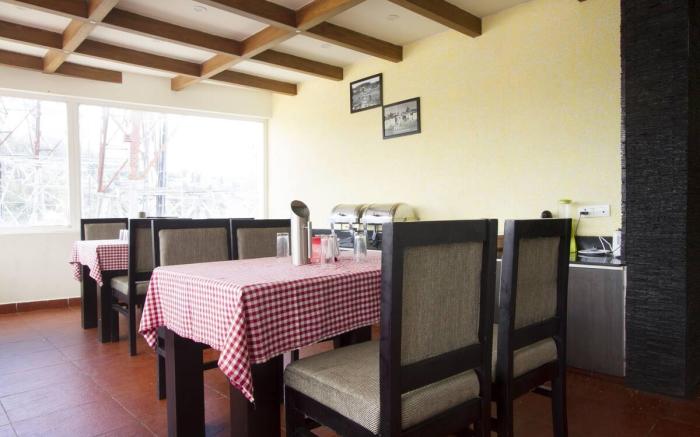 FabHotel Sholas Residency I - Nr. Rose Garden