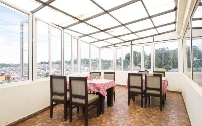 FabHotel Sholas Residency I - Nr. Rose Garden