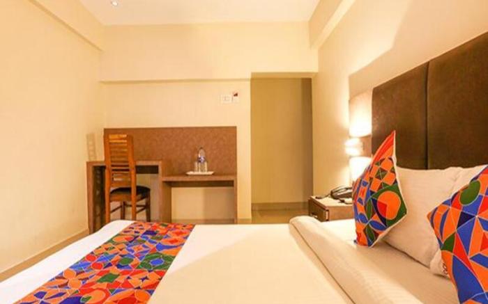 FabHotel West inn - Nr. Mumbai International Airport