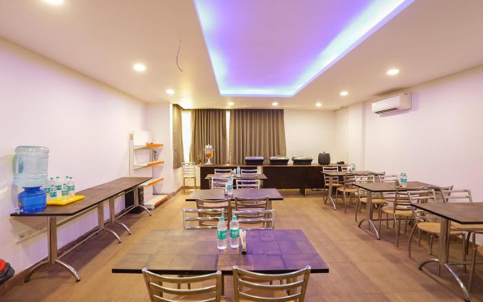 FabHotel Noida Express