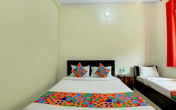 FabHotel Leela Palace
