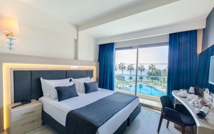 Falcon Hotel